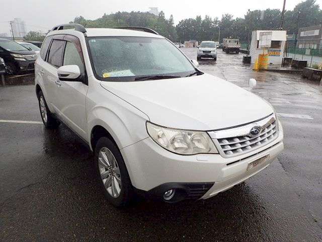 SUBARU FORESTER 2011