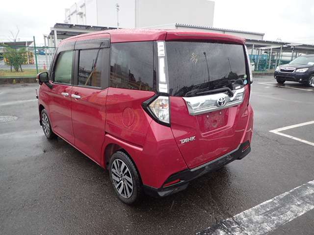TOYOTA TANK photo 3