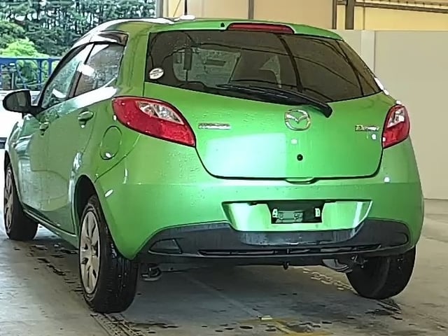 MAZDA DEMIO photo 3
