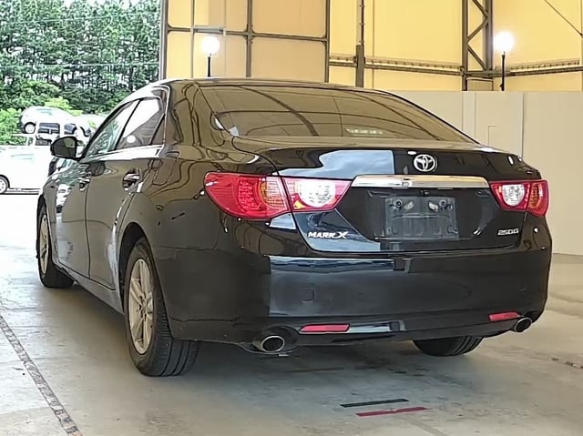 TOYOTA MARK X photo 3