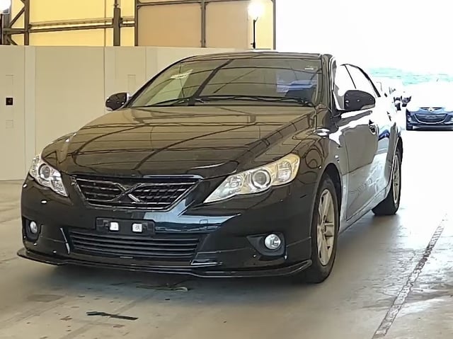 TOYOTA MARK X photo 2