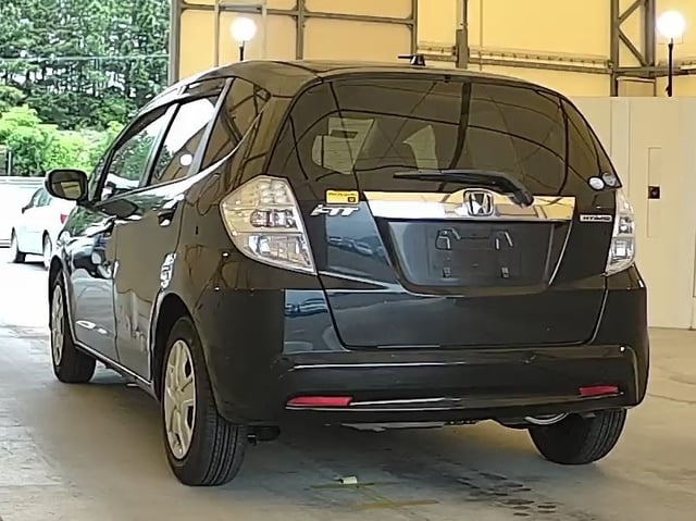 HONDA FIT HYBRID photo 3