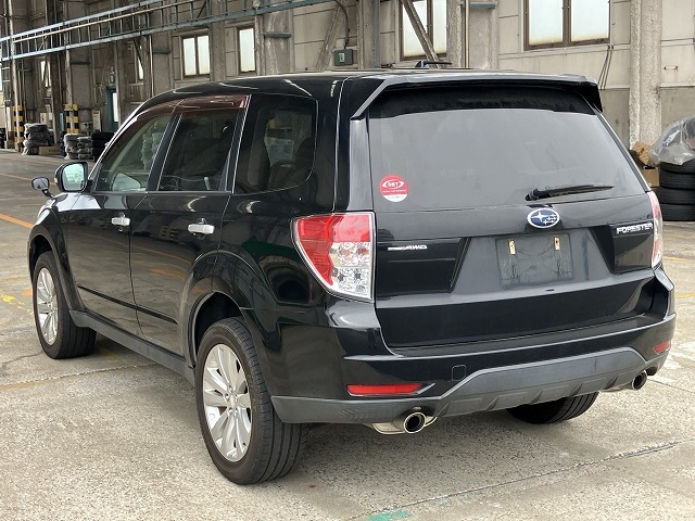 SUBARU FORESTER photo 3