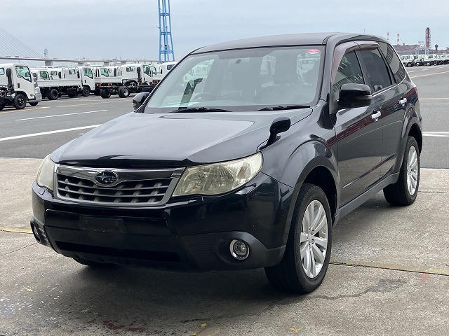 SUBARU FORESTER photo 2