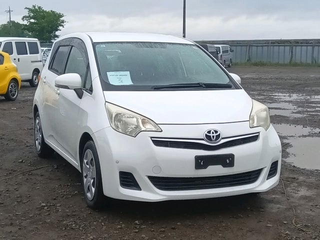 TOYOTA RACTIS 2013