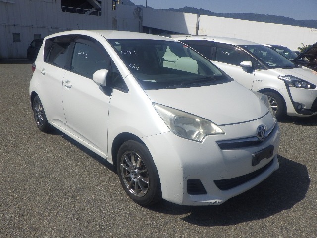 TOYOTA RACTIS 2011