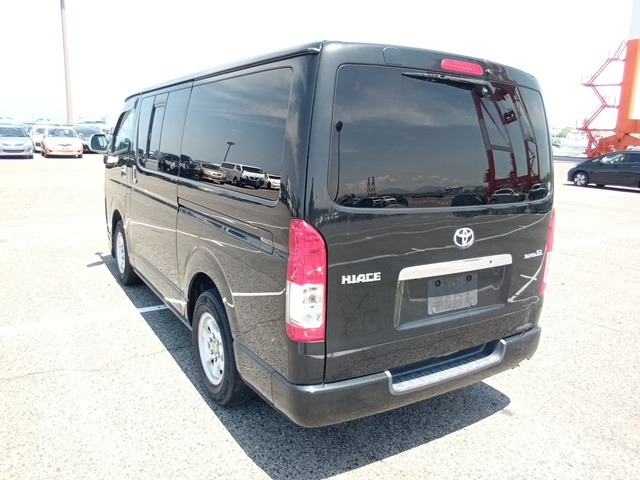 TOYOTA HIACE VAN photo 3