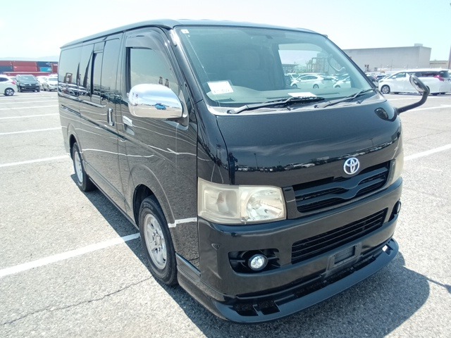 TOYOTA HIACE VAN 2010