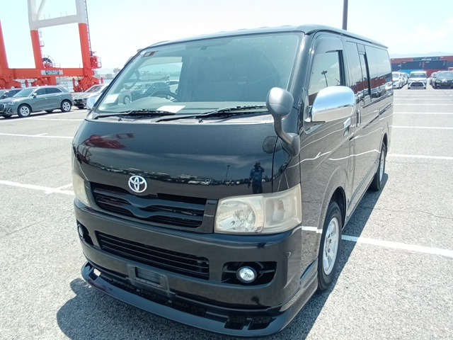 TOYOTA HIACE VAN photo 2