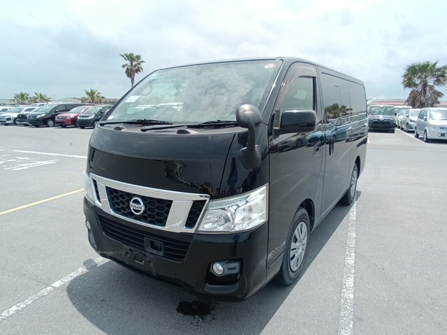 NISSAN NV350CARAVAN photo 2