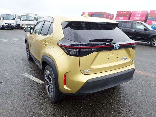 TOYOTA YARIS CROSS photo 3