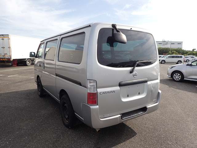 NISSAN CARAVAN photo 3