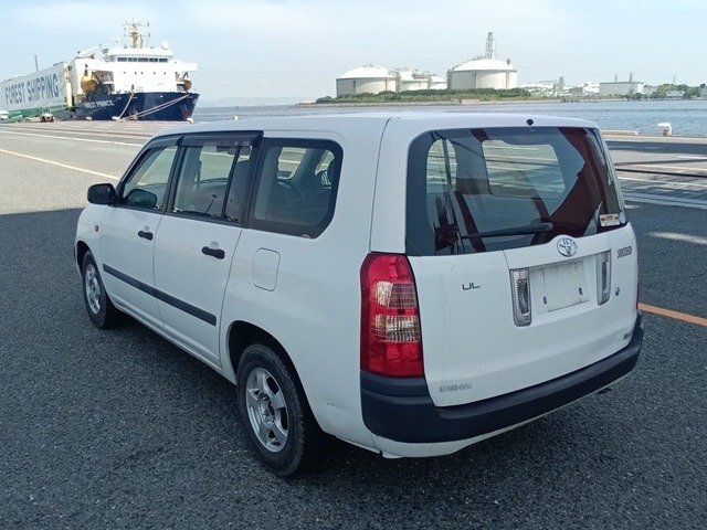 TOYOTA SUCCEED VAN photo 3