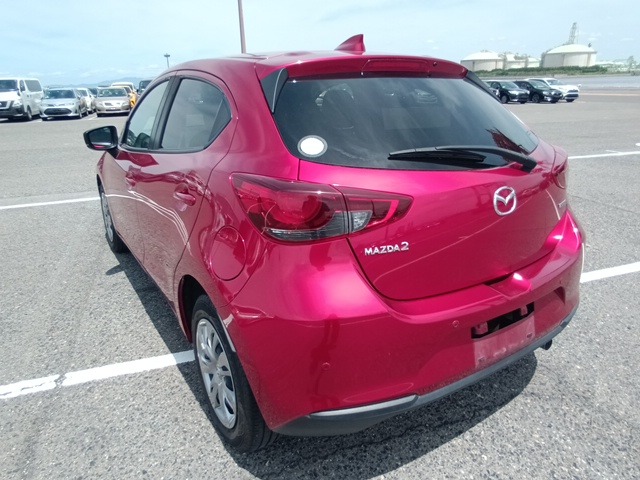 MAZDA DEMIO photo 3