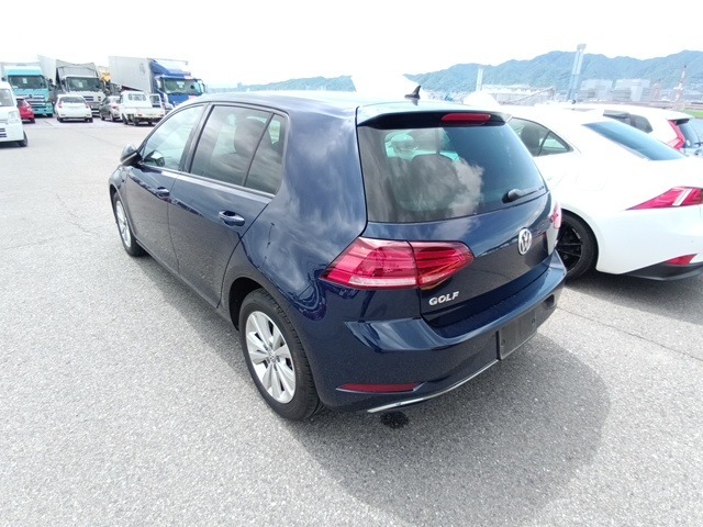 VOLKSWAGEN GOLF photo 3