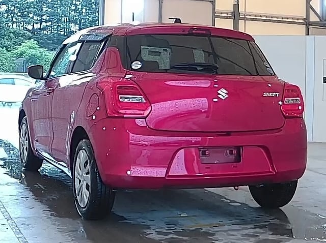SUZUKI SWIFT photo 3