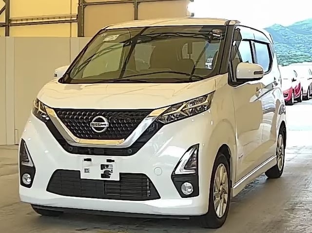 NISSAN DAYZ photo 2