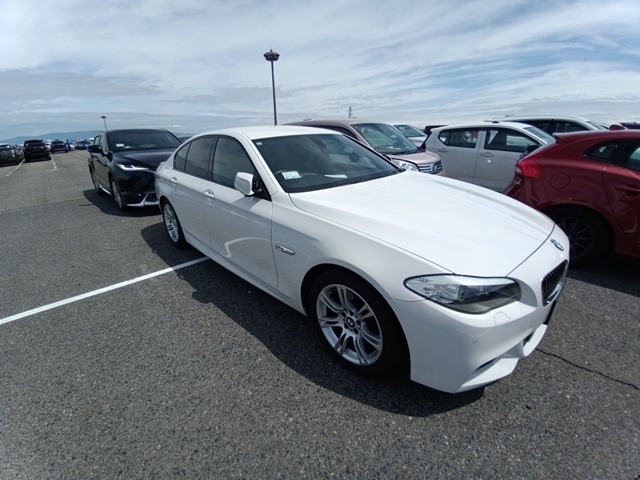 BMW 5 SERIES 2011