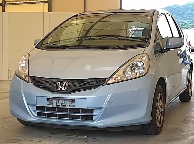 HONDA FIT photo 2