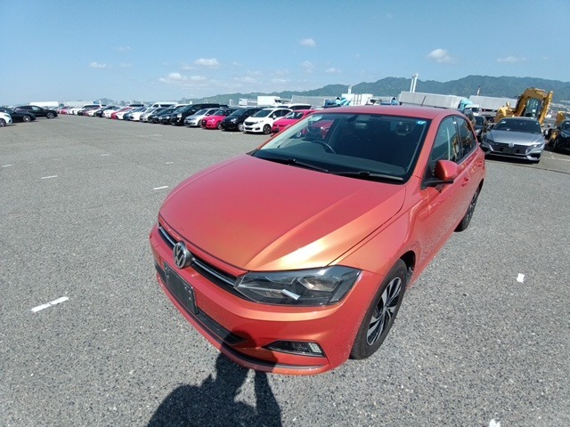 VOLKSWAGEN POLO photo 2