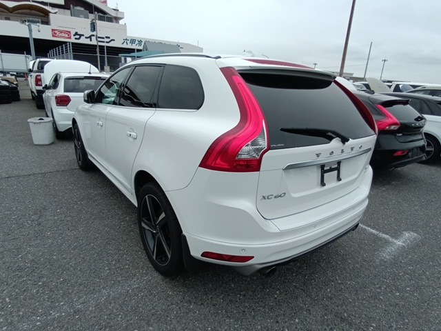 VOLVO XC60 photo 3