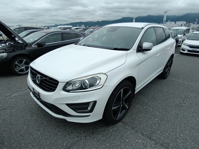 VOLVO XC60 photo 2