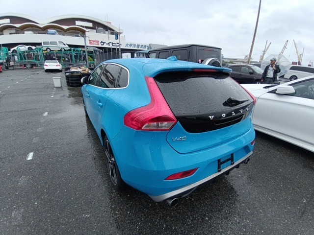 VOLVO V40 photo 3