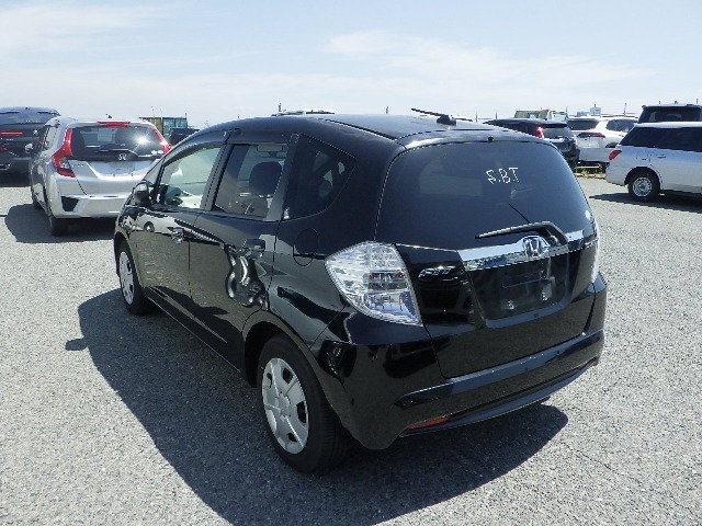 HONDA FIT HYBRID photo 3