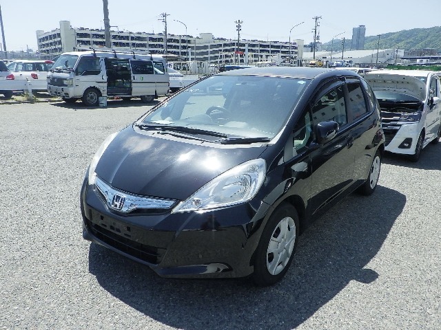 HONDA FIT HYBRID photo 2