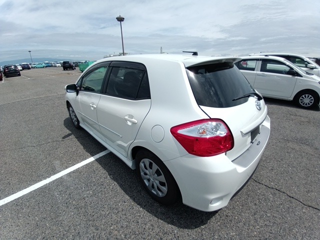 TOYOTA AURIS photo 3