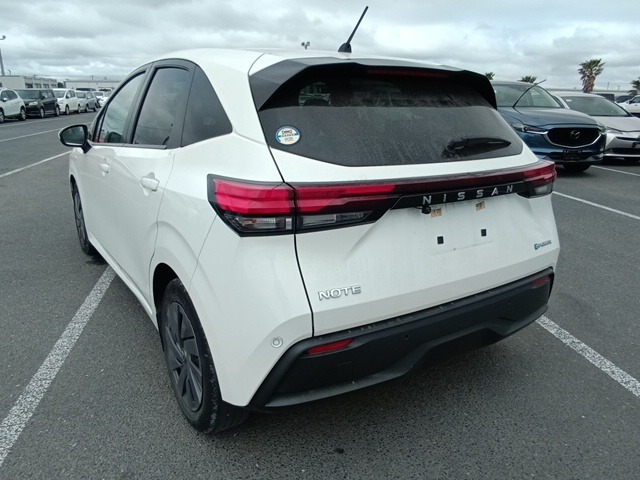 NISSAN NOTE photo 3
