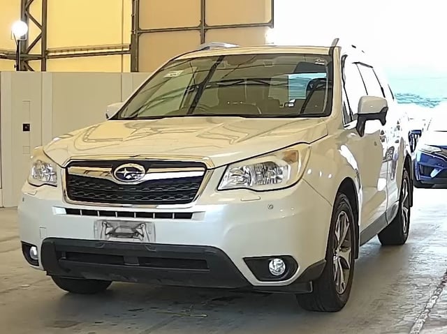 SUBARU FORESTER photo 2