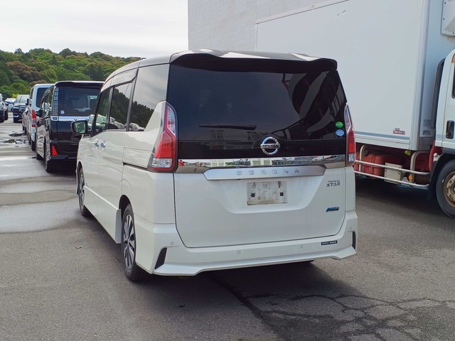 NISSAN SERENA photo 3