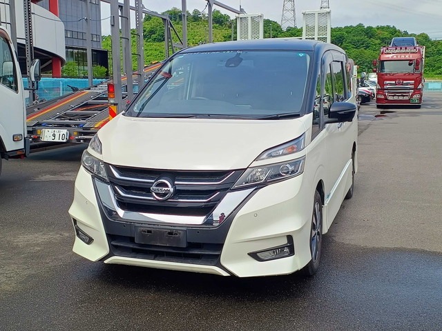 NISSAN SERENA photo 2