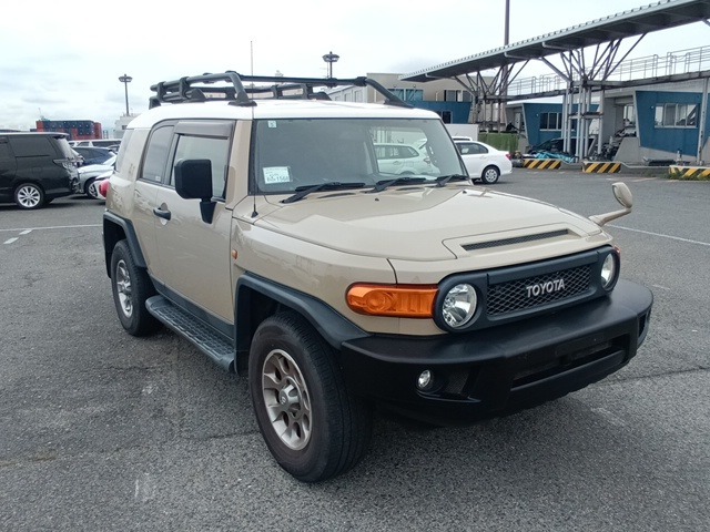 TOYOTA FJ CRUISER 2013