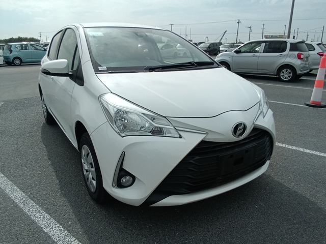 TOYOTA VITZ 2019
