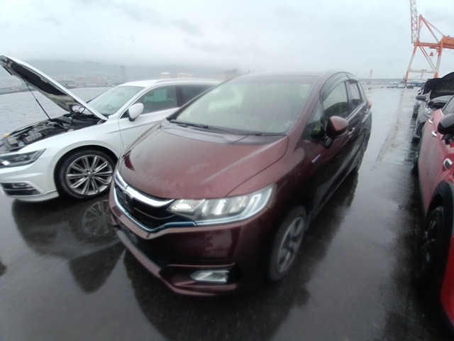 HONDA FIT HYBRID photo 2