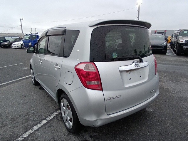 TOYOTA RACTIS photo 3