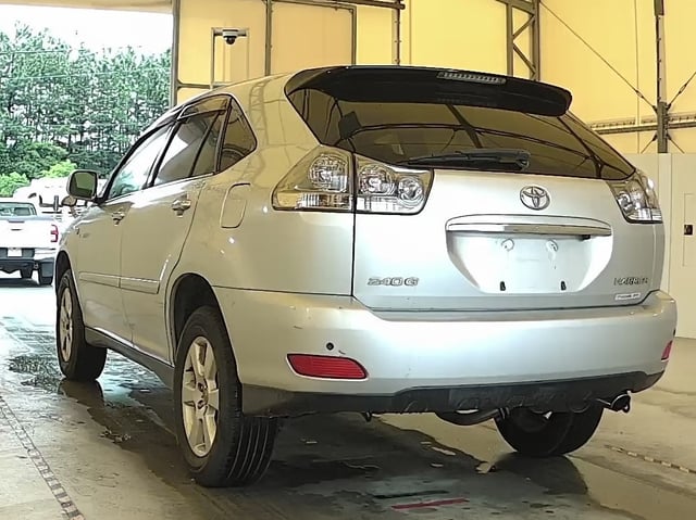 TOYOTA HARRIER photo 3