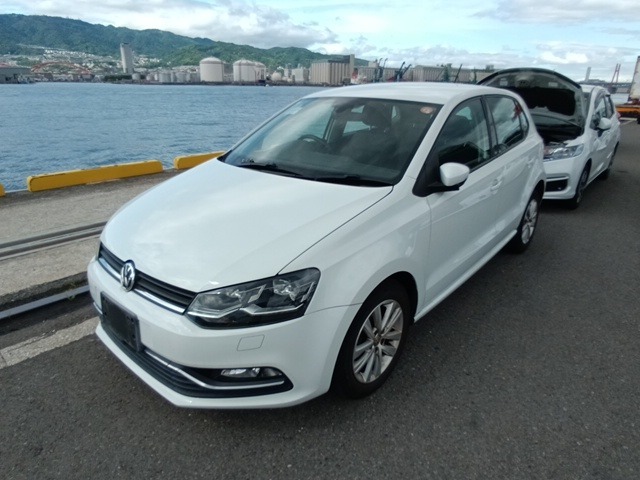 VOLKSWAGEN POLO photo 2
