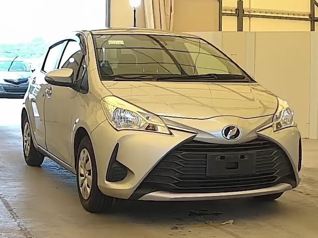 TOYOTA VITZ 2018