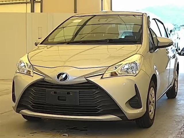 TOYOTA VITZ photo 2