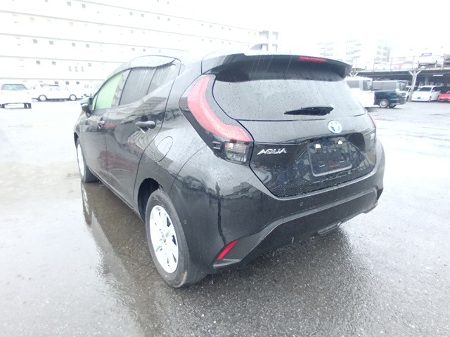 TOYOTA AQUA photo 3