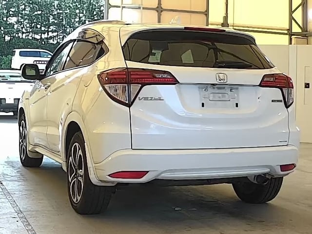 HONDA VEZEL photo 3
