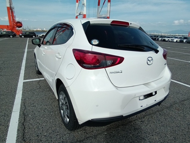 MAZDA MAZDA2 photo 3