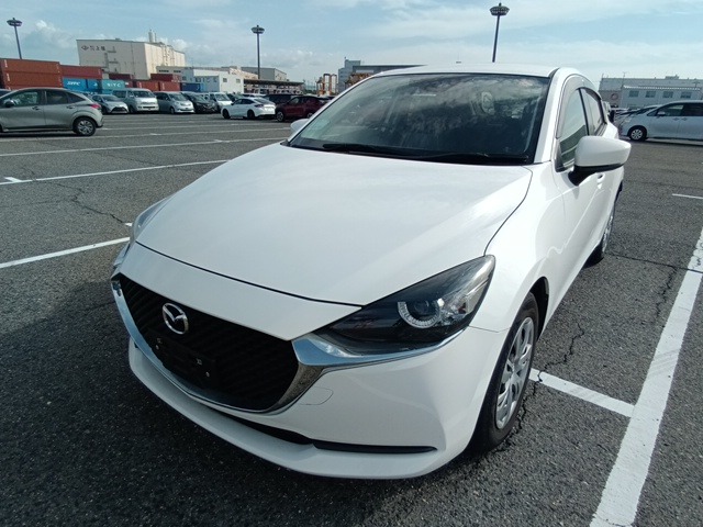 MAZDA MAZDA2 photo 2