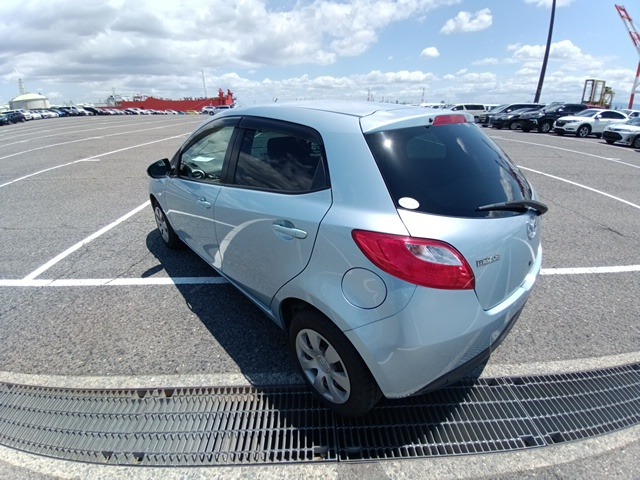 MAZDA DEMIO photo 3