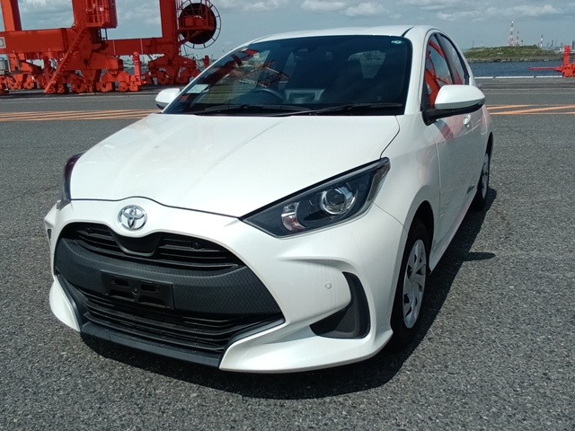 TOYOTA YARIS photo 2