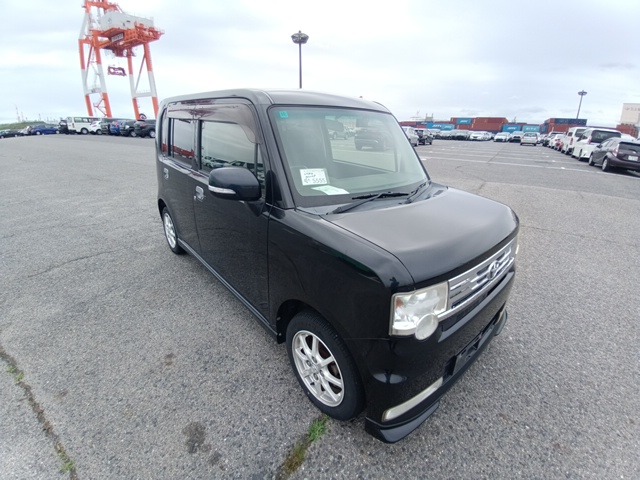 TOYOTA PIXIS SPACE 2012