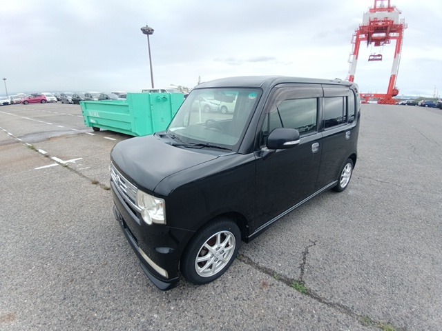 TOYOTA PIXIS SPACE photo 2